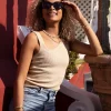 Beige Asymmetrische Top Met Rib Structuur