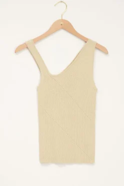 Beige Asymmetrische Top Met Rib Structuur