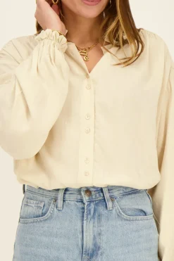 Beige Blouse Met Smock Details