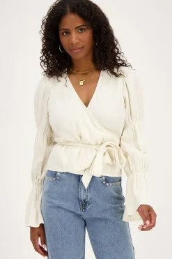 Beige Blouse Met Wijde Mouwen En Strik