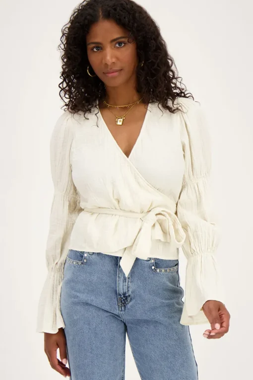 Beige Blouse Met Wijde Mouwen En Strik