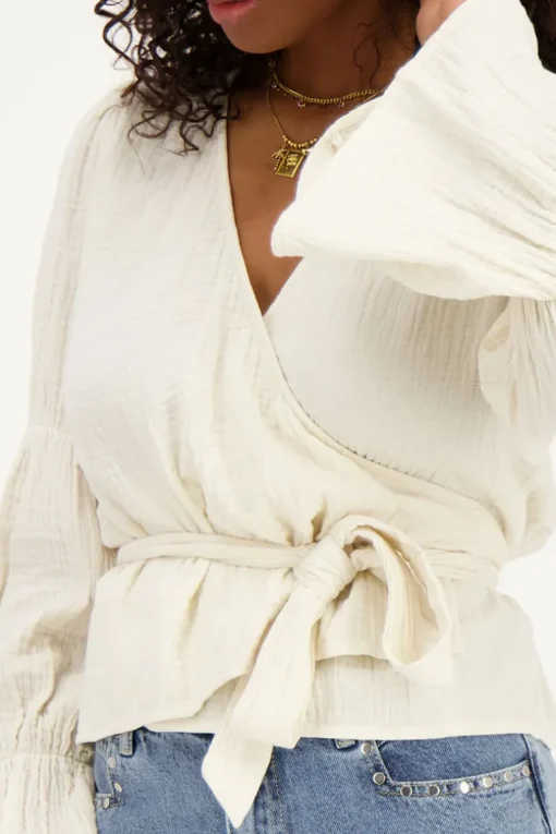 Beige Blouse Met Wijde Mouwen En Strik