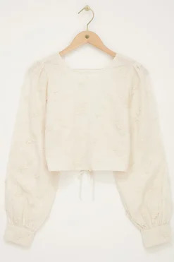 Beige Embroidery Top Met Open Rug