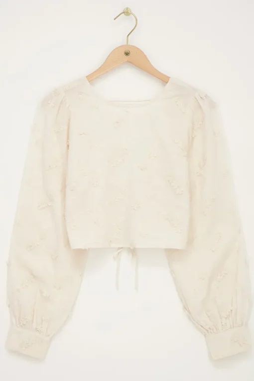 Beige Embroidery Top Met Open Rug