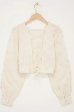 Beige Embroidery Top Met Open Rug