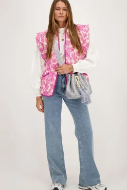 Beige Gewatteerd Gilet Met Roze En Paarse Bloemenprint