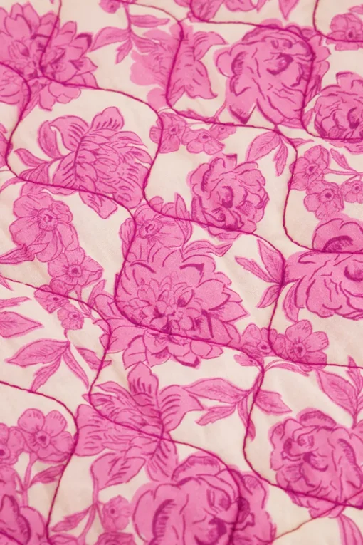 Beige Gewatteerd Gilet Met Roze En Paarse Bloemenprint