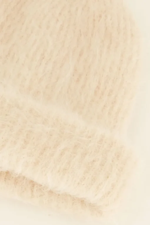 Beige Hairy Muts
