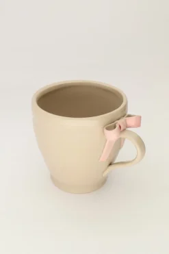 Beige Kopje Met Strik