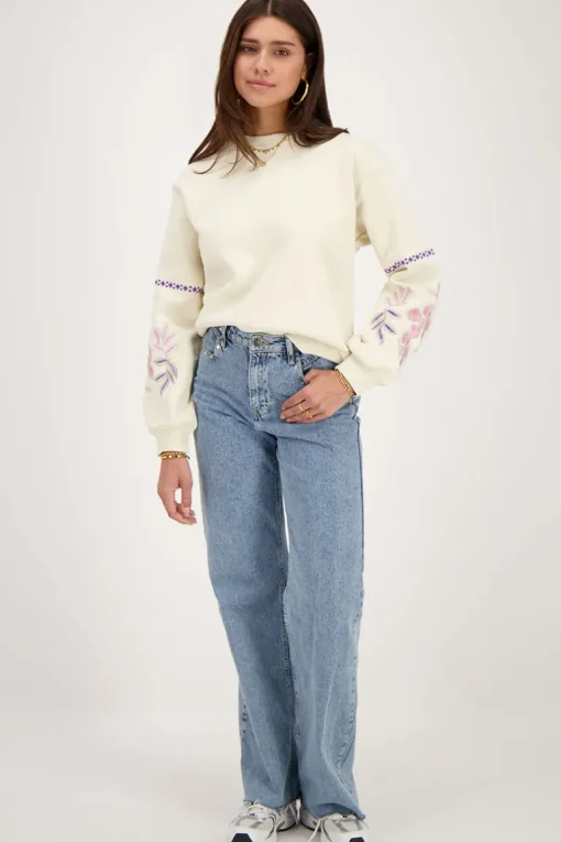 Beige Sweater Met Embroidery