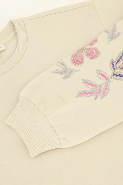 Beige Sweater Met Embroidery