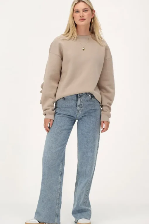 Beige Sweater Met Ruffle En Patch