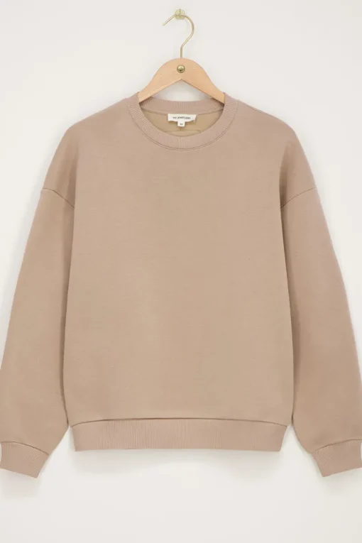 Beige Sweater Met Ruffle En Patch