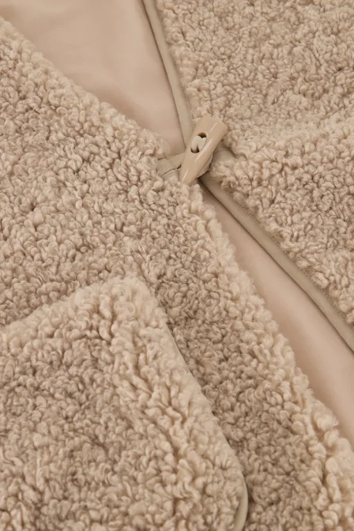 Beige Teddy Gilet Met Knoop