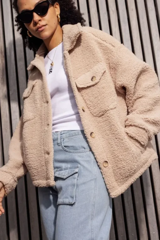 Beige Teddy Jasje Met Zakken