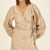 Beige Wikkeljurk Metallic Look