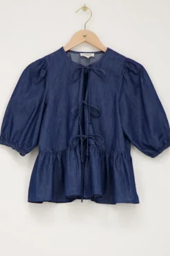 Blauwe Denim Top Met Strikjes En Pofmouwen