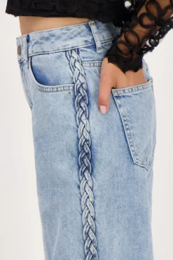 Blauwe Jeans Met Vlecht Detail