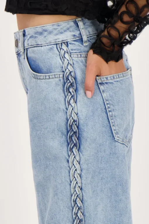 Blauwe Jeans Met Vlecht Detail