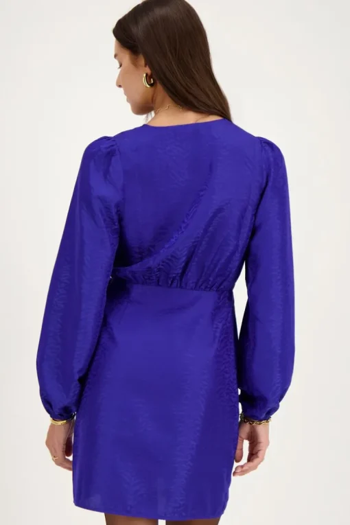 Blauwe Overslagjurk Met Zebra Jacquard