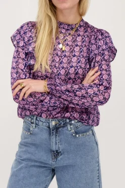 Blauwe Top Met Ruffles En Roze Bloemenprint