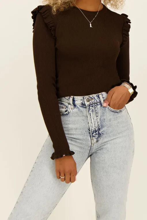 Bruine Rib Top Met Schouder Ruffle