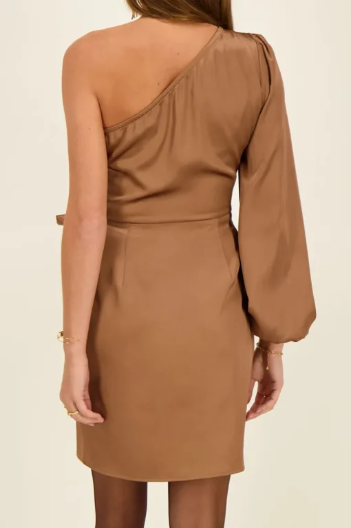 Bruine Satijnen One-shoulder Jurk Met Overslag