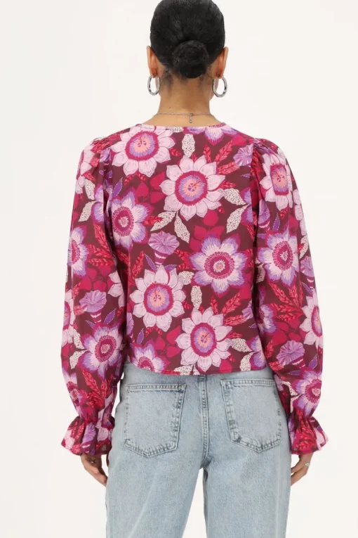 Bruine Top Met Strikjes En Roze Bloemenprint