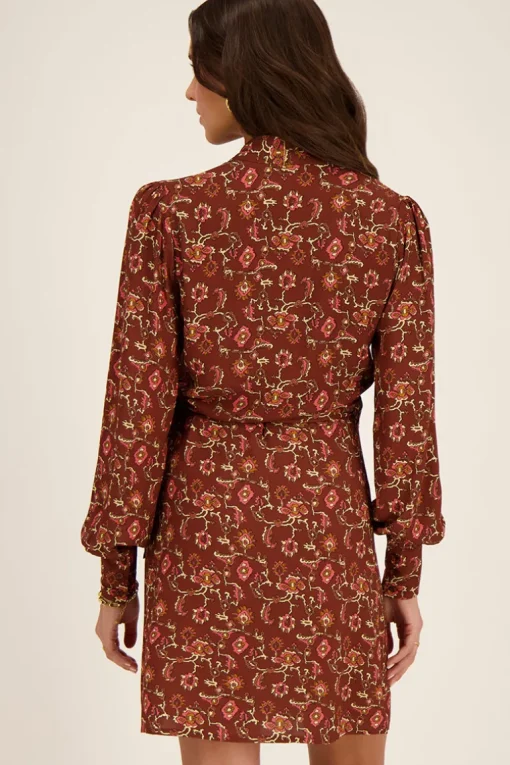 Bruine Wikkeljurk Met Grafische Print