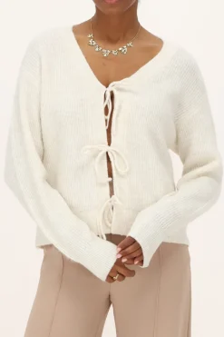 Crème Vest Met Strikjes