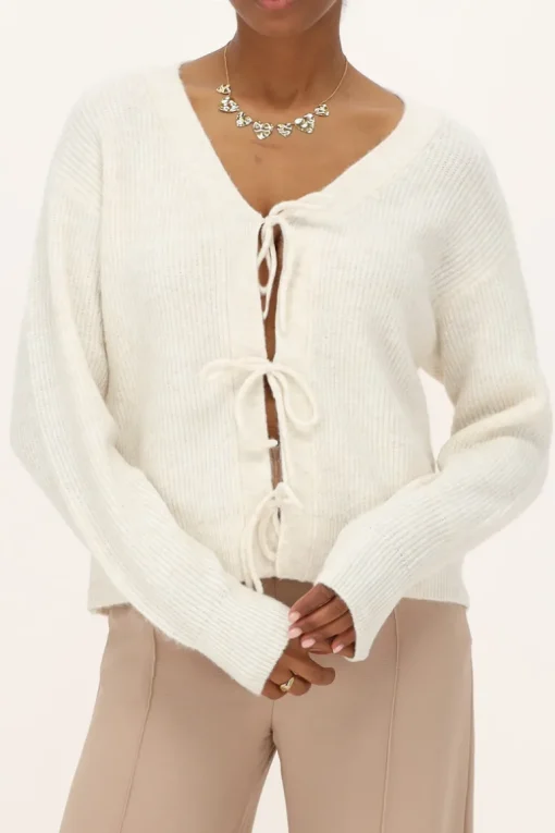 Crème Vest Met Strikjes