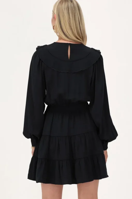 Donkerblauwe Jurk Met Embroidery En Ruffles