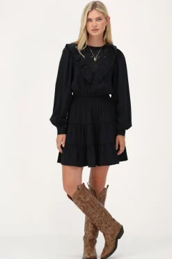 Donkerblauwe Jurk Met Embroidery En Ruffles