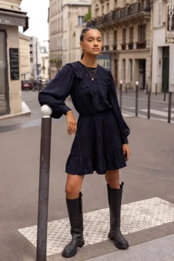 Donkerblauwe Jurk Met Embroidery En Ruffles