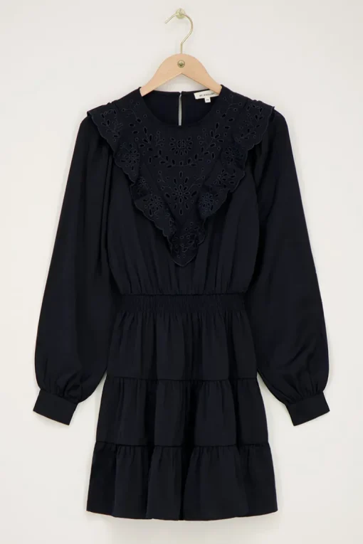 Donkerblauwe Jurk Met Embroidery En Ruffles