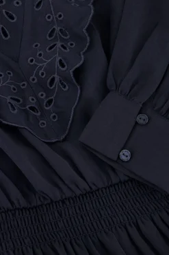 Donkerblauwe Jurk Met Embroidery En Ruffles