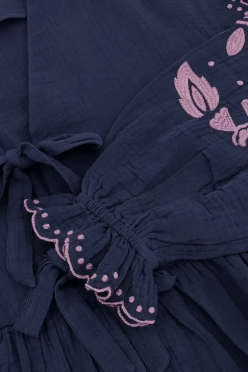 Donkerblauwe Mousseline Blouse Met Embroidery En Strikjes