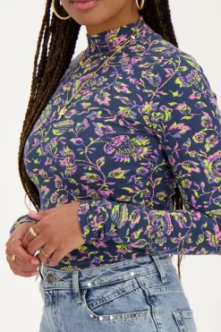 Donkerblauwe Top Met Col En Paisley Print
