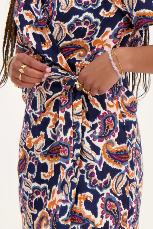 Donkerblauwe Wikkeljurk Met Paisleyprint