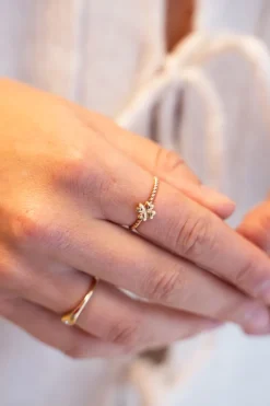 Gedraaide Ring Met Klaver