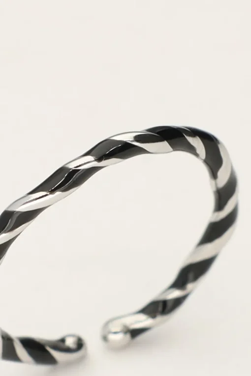 Gedraaide Ring Met Zwart