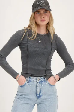 Grijze Top Met Rib En Babylock