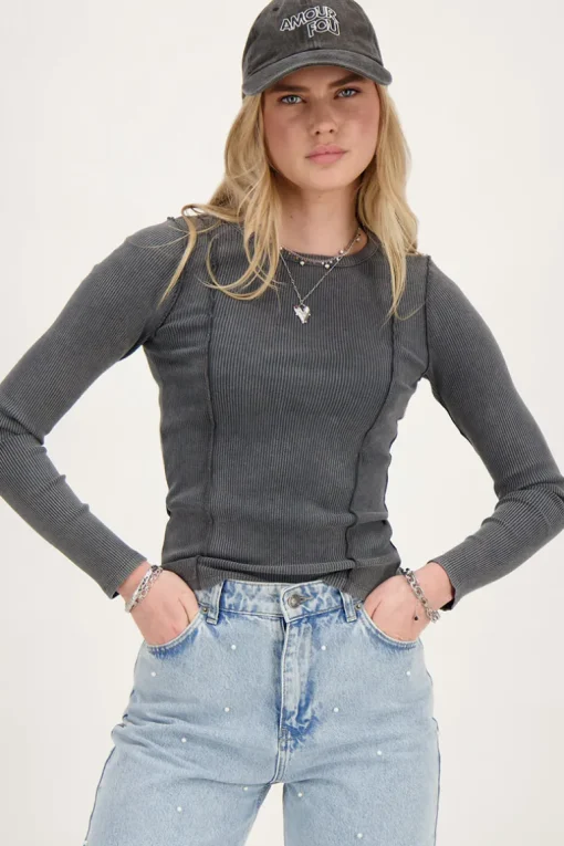 Grijze Top Met Rib En Babylock