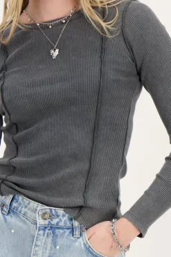 Grijze Top Met Rib En Babylock