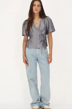 Grijze Top Met Satijn Look En Strikjes