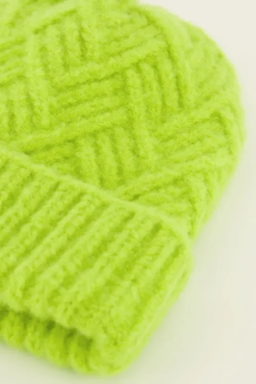 Groene Muts Met Kabels
