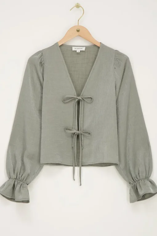 Groene Shiny Top Met Strikjes & Ruffle Mouwtjes