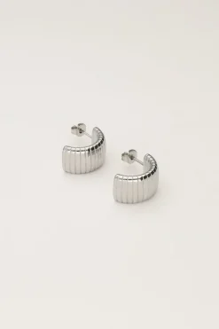 Halve Oorringen Met Ribbels