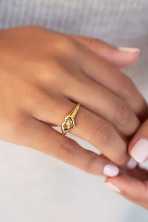 Hartjes Zegelring Met Initial