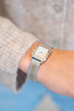 Horloge Met Vierkante Wijzerplaat En Multikleur Schakelband